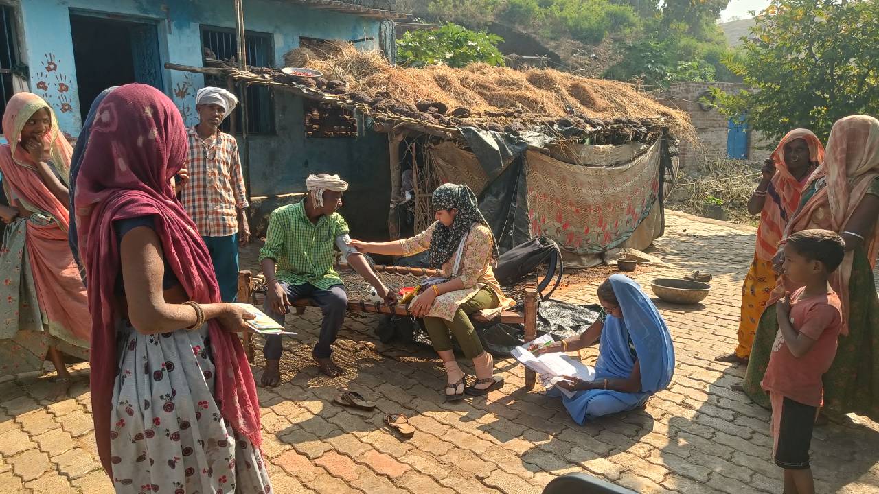 ಸಮುದಾಯದಲ್ಲಿ ಸಾಂಕ್ರಾಮಿಕವಲ್ಲದ ರೋಗಗಳ(ಎನ್‌ಸಿಡಿ) ತಪಾಸಣೆ: ಸಮುದಾಯ ಅಧಿಕಾರಿಯೊಬ್ಬರ(ಸಿಎಚ್‌ಒ) ಅನುಭವ